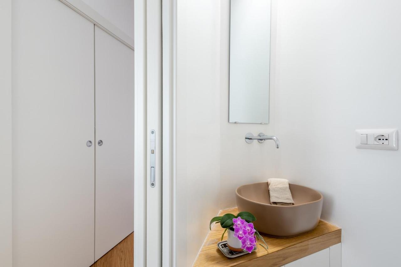 Iflat Wood And Marble Riverfront Apartment
