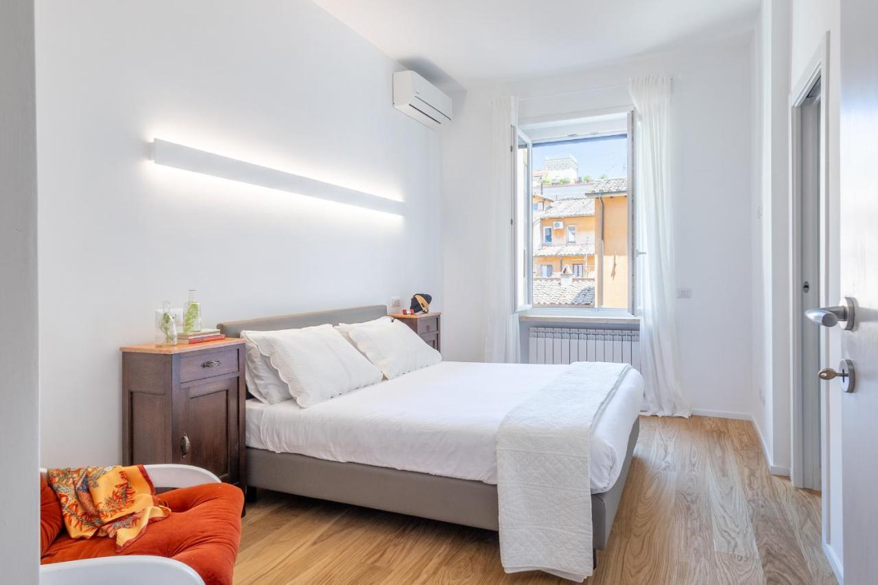 Apartment Iflat Wood And Marble Riverfront Rom