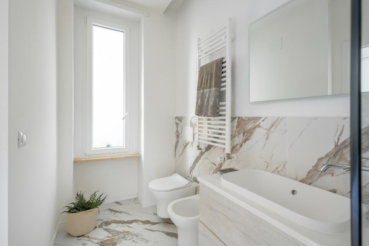 Apartment Iflat Wood And Marble Riverfront